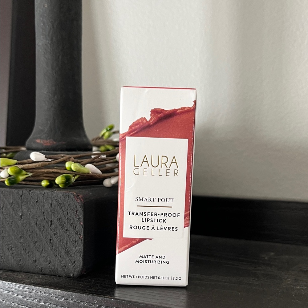 LAURA GELLER SMART POUT LIPSTICK SHADE-CLEVER